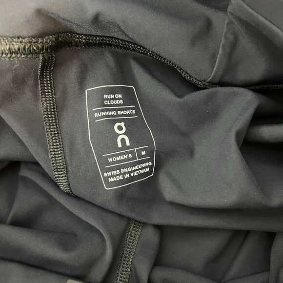 On Running Cloud Short Women's M Black Lined Pull On Drawstring - Picture 8 of 8